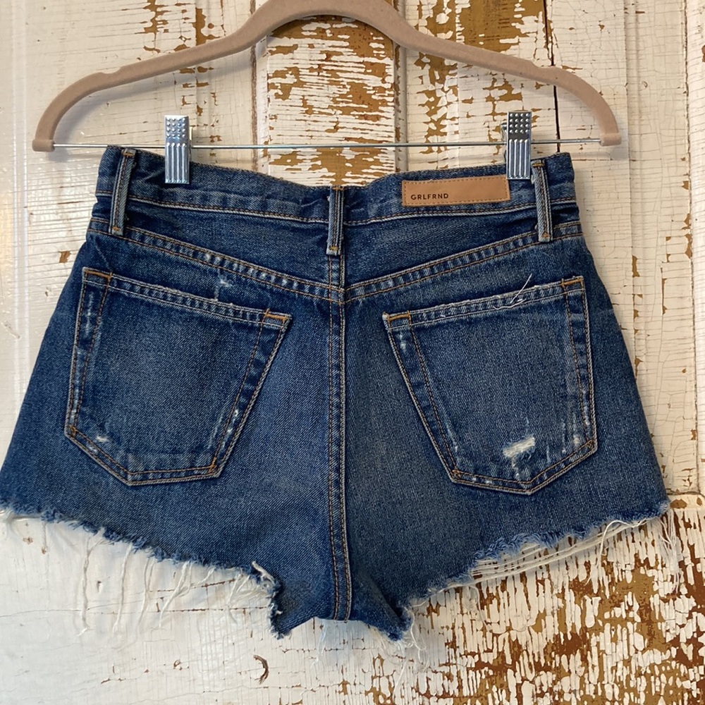 💙 GRLFRND Kaia Distressed Denim Shorts - Picture 7 of 12